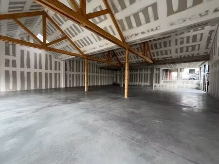 location commerce 400 m²