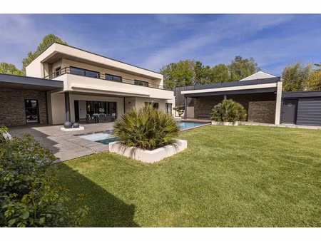 vente maison 7 pièces 237m2 idron 64320 - 997500 € - surface privée