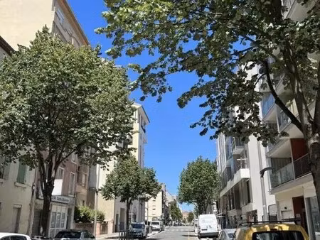 location commerce 74 m²