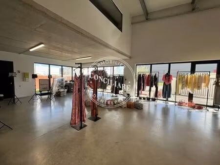 location commerce 280 m²