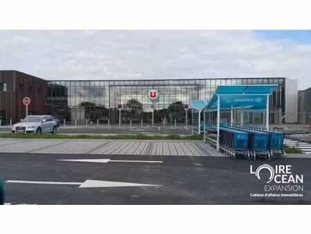 location commerce 1 040 m²