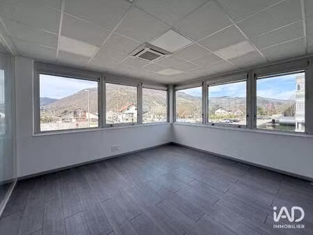 vente bureaux et commerces à saint-étienne-de-crossey (38960) : à vendre / 799m² saint-éti