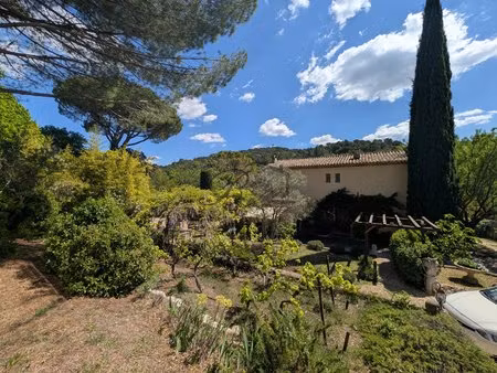 superbe villa avec piscine et t2 independant à la bastide-des-jourdans