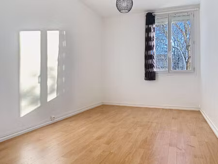 a vendre angers belle beille  appartement type 3  56m2.