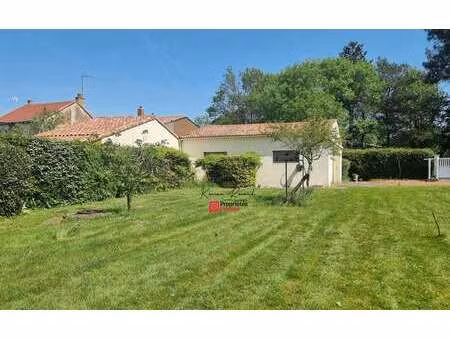 vente terrain à fougeré (85480) : à vendre / 443m² fougeré