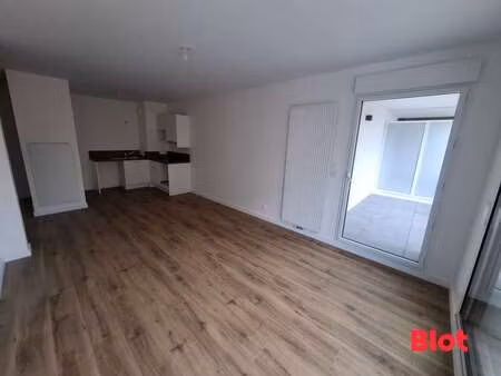 location appartement 2 pièces à saint-avé (56890) : à louer 2 pièces / 46m² saint-avé