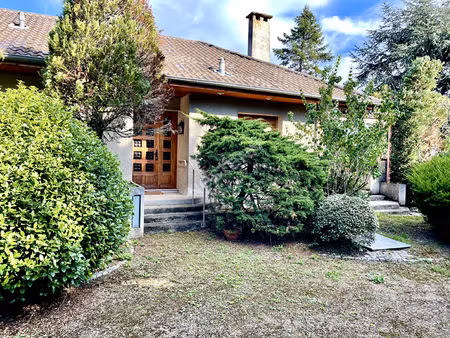 maison ecully le perollier-a rénover-lumineuse-beau terrain-proche commodités-15 min de ly