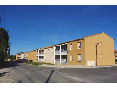location appartement 4 pièces 80 m² à aubignan (84810)