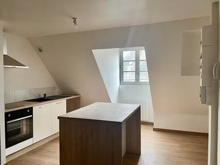 duplex refait à neuf - centre ville chinon