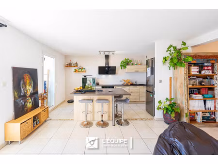 a vendre appartement type t3 de standing  en duplex avec ter