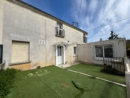 maison chinon - proche des commodités