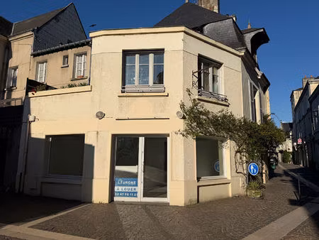 local commercial chinon environ 50 m2