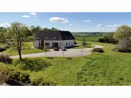 maison d'architecte sur un hectare avec piscine