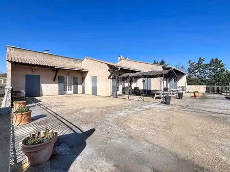 vente maison 8 pièces 240 m² à châteauneuf-du-pape (84230)  649 000 €