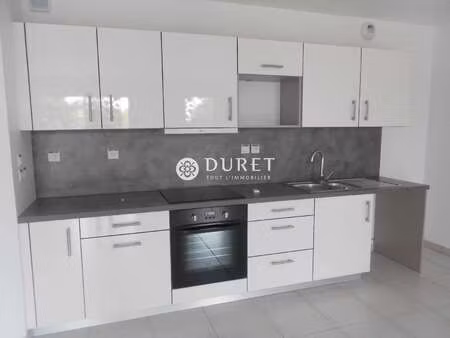 location appartement 3 pièces à la roche-sur-yon zi sud (85000) : à louer 3 pièces / 80m² 