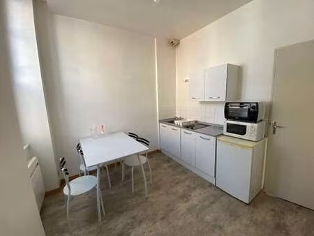 location appartement 2 pièces meublé à laval (53000) : à louer 2 pièces meublé / 21m² lava
