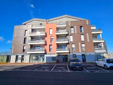 location bureaux et commerces à saint-gilles-croix-de-vie sud (85800) : à louer / 14m² sai