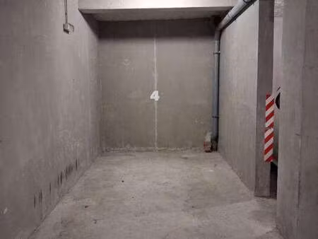 location garage box et parking à saint-brevin-les-pins (44250) : à louer / 10m² saint-brev