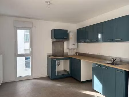 location appartement 3 pièces à saint-sébastien-sur-loire (44230) : à louer 3 pièces / 61m