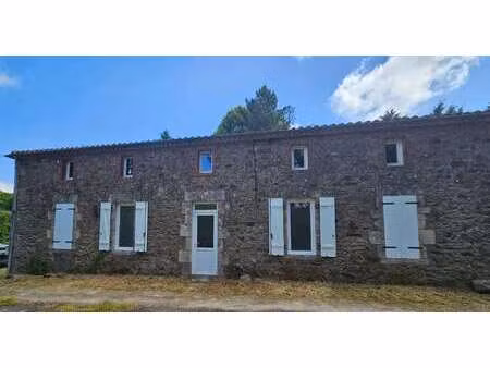 location maison à saint-mesmin (85700) : à louer / 130m² saint-mesmin