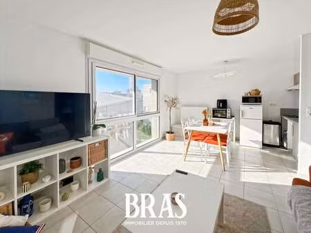 location appartement 2 pièces à orvault (44700) : à louer 2 pièces / 43m² orvault