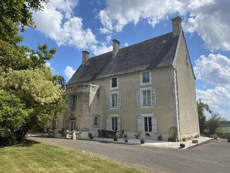 château à vendre à chef-boutonne
