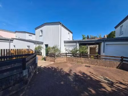 location maison à nantes (44000) : à louer / 58m² nantes