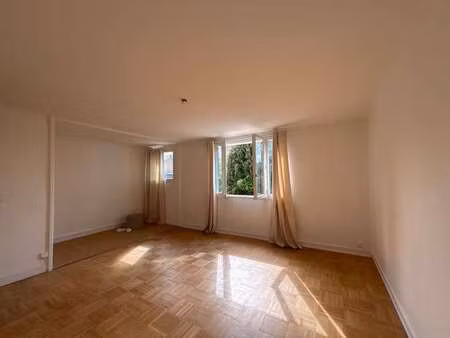 location appartement 2 pièces à nantes (44000) : à louer 2 pièces / 60m² nantes