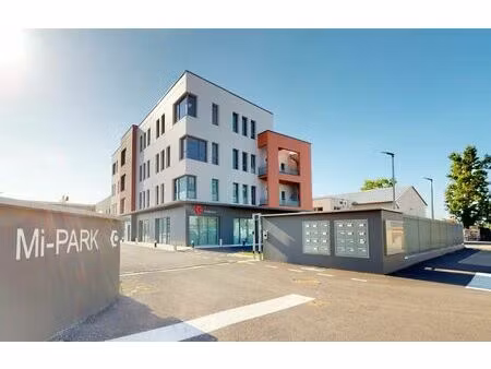achat local professionnel 370m² chassieu 69680