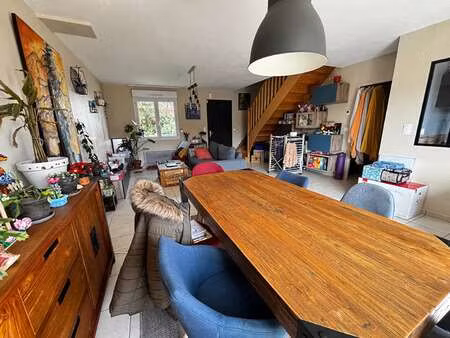 location maison à saint-méen-le-grand (35290) : à louer / 98m² saint-méen-le-grand