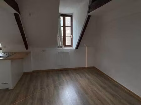 location appartement 2 pièces à dinan (22100) : à louer 2 pièces / 26m² dinan