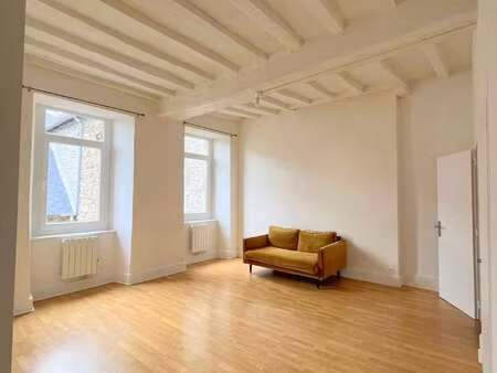 location appartement t1 à guingamp (22200) : à louer t1 / 37m² guingamp