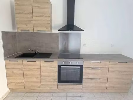 location appartement 3 pièces à ploumagoar (22970) : à louer 3 pièces / 54m² ploumagoar