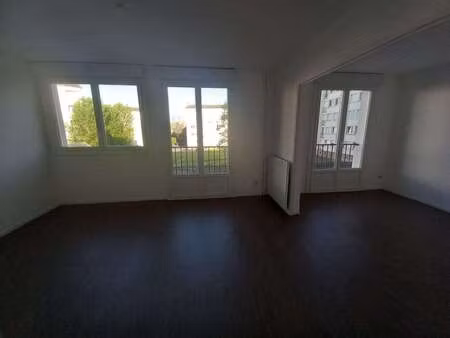 location appartement 3 pièces à saint-jacques-de-la-lande (35136) : à louer 3 pièces / 68m