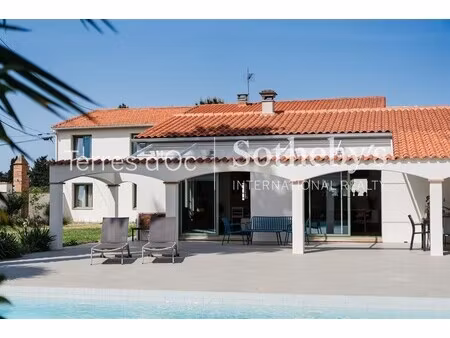 maison de luxe à vendre dans le quartier les jardins saint jacques