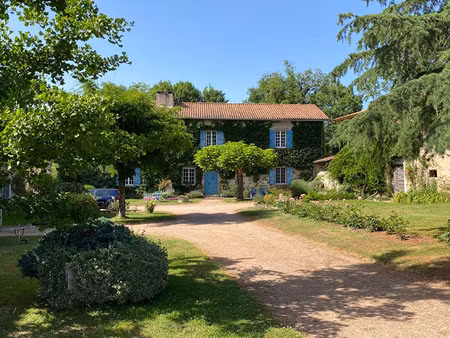maison de luxe à vendre à busserolles