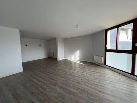 location appartement 2 pièces à montfort-sur-meu (35160) : à louer 2 pièces / 68m² montfor