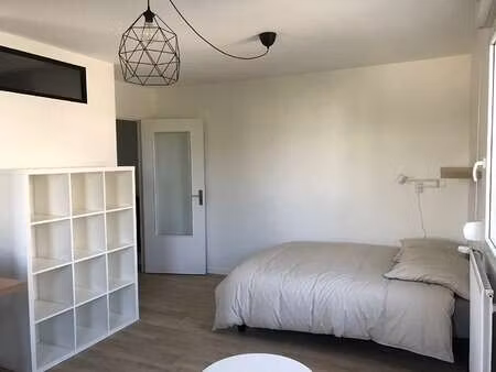 location appartement t1 meublé à saint-jacques-de-la-lande (35136) : à louer t1 meublé / 3