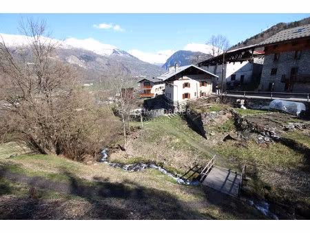maison de village à fort potentiel avec 3 logements et vue exce