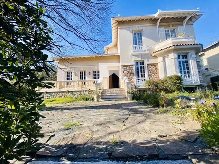 vente maison 6 pièces 200 m² à hyeres (83400)  840 000 €