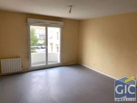 location appartement 2 pièces à caen (14000) : à louer 2 pièces / 37m² caen