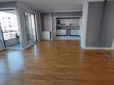 location appartement 3 pièces à caen (14000) : à louer 3 pièces / 79m² caen