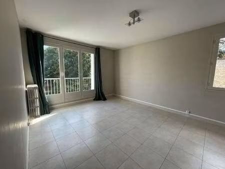 location appartement 2 pièces à caen (14000) : à louer 2 pièces / 47m² caen