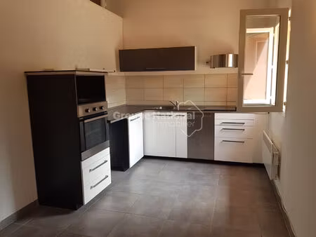 appartement le luc en provence 4 pièce(s) 95.47 m2 avec emplacement de parking fermé