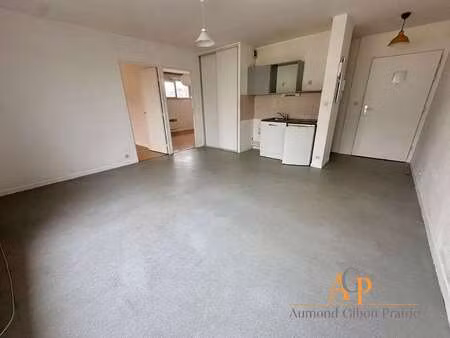 location appartement 3 pièces à caen (14000) : à louer 3 pièces / 53m² caen