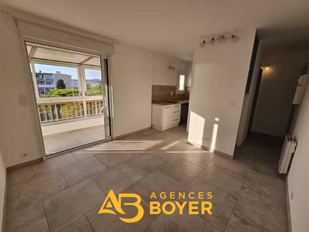 studio en parfait état proche plages