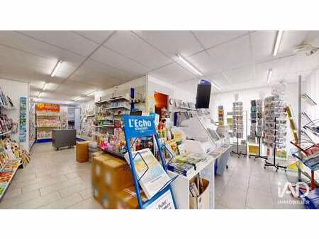 vente bureaux et commerces à saint-pierre-montlimart (49110) : à vendre / 50m² saint-pierr