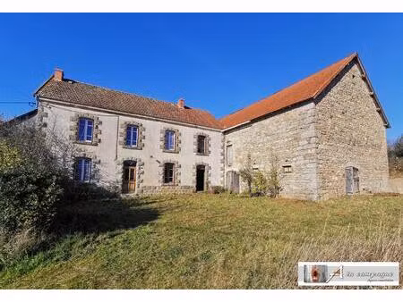 charmant corps de ferme à rénover sur plus d'un hectare de t