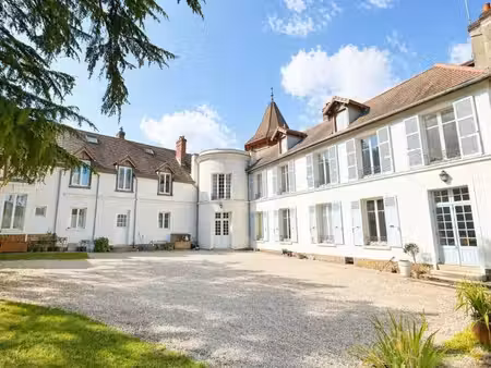 appartement à vendre à bazemont : demeure de charme dans un ancien manoir avec un grand ja