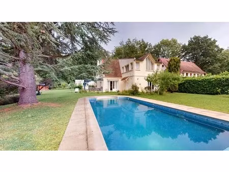 villa contemporaine avec piscine